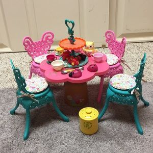 wellie wisher tea set